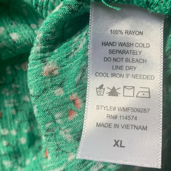 ☘️☘️☘️Spring green floral blouse☘️☘️☘️ - Picture 6 of 7